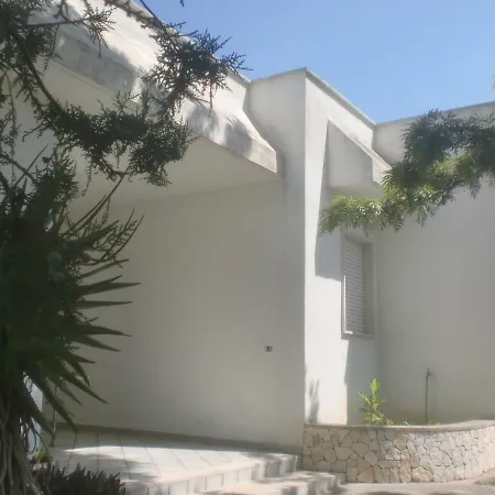 Holiday home Villeriunite